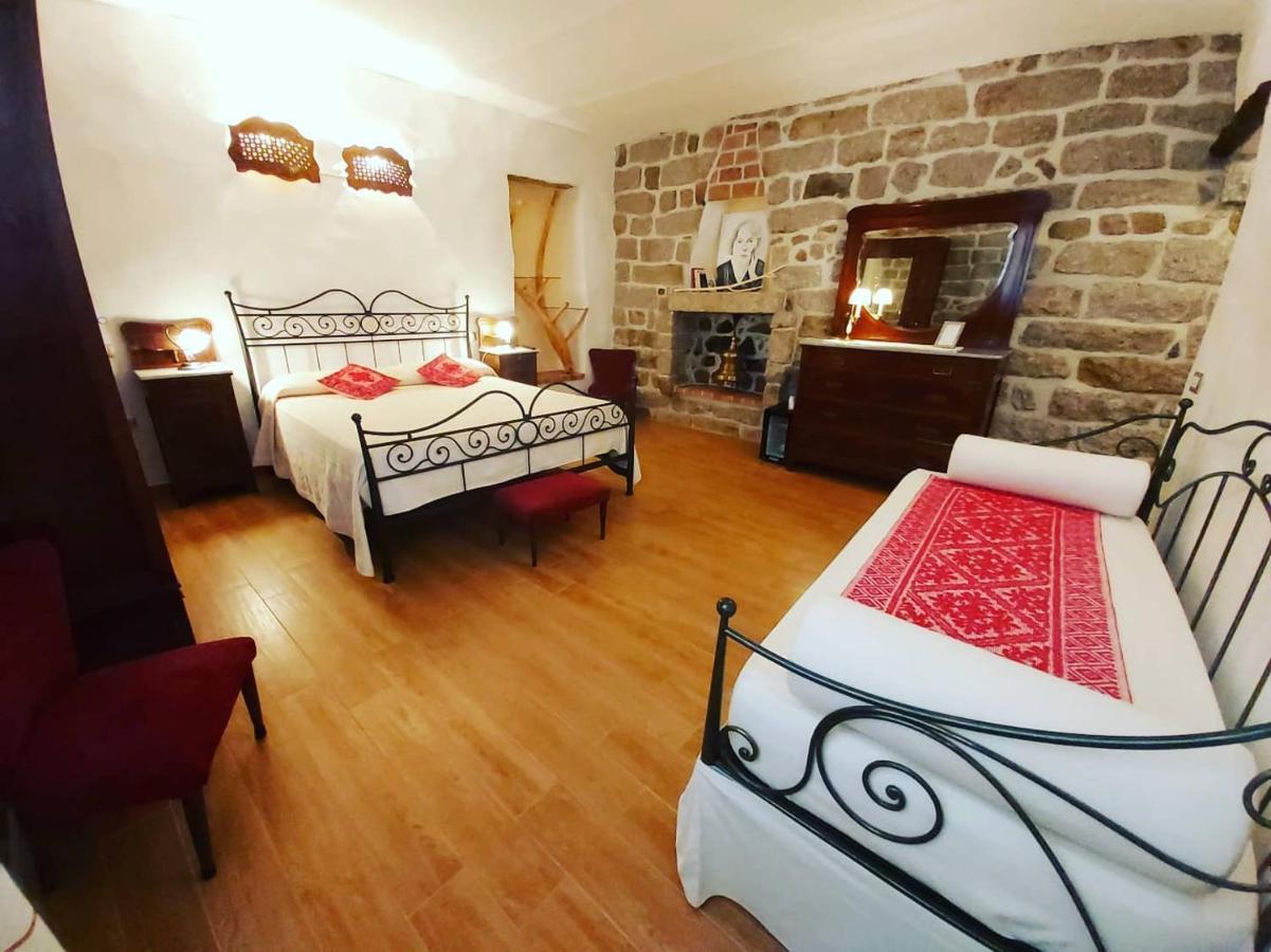 טמפיו פאוזניה Al Vecchio Corso B&B מראה חיצוני תמונה
