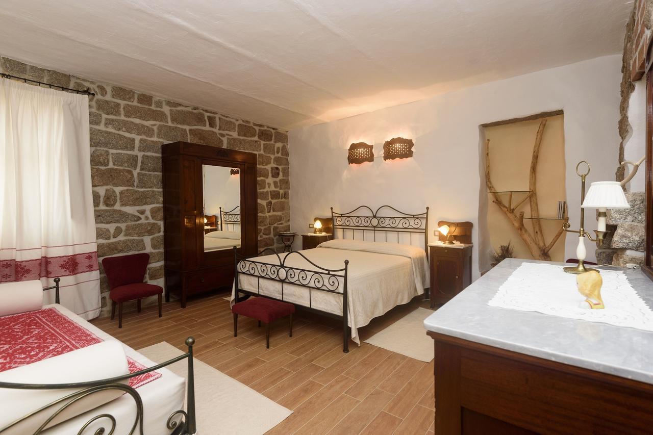 טמפיו פאוזניה Al Vecchio Corso B&B מראה חיצוני תמונה