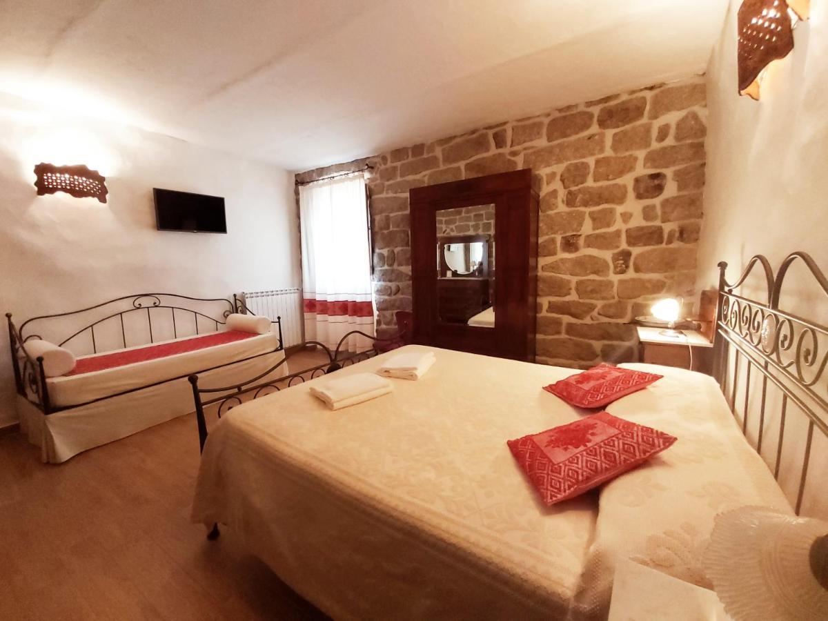 טמפיו פאוזניה Al Vecchio Corso B&B מראה חיצוני תמונה