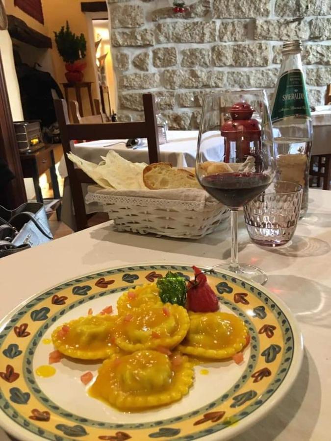 טמפיו פאוזניה Al Vecchio Corso B&B מראה חיצוני תמונה